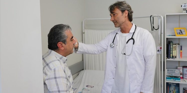 Aile hekimleri hastanelerin yükünü alırken erken teşhiste de önemli rol oynuyor