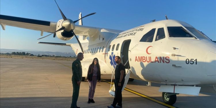 Hava Kuvvetlerine ait ambulans uçak organ nakli için havalandı