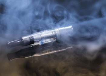 Elektronik sigara akciğer ve beyin hasarına yol açıyor