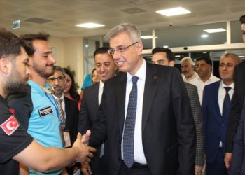 Sağlık Bakanı Kemal Memişoğlu'ndan Ahlat Devlet Hastanesine ziyaret