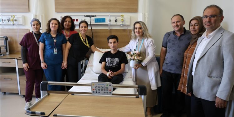 Su içerken bile zorlanıyordu, Eskişehir’de uygulanan tedaviyle 10 yıl sonra sağlığına kavuştu