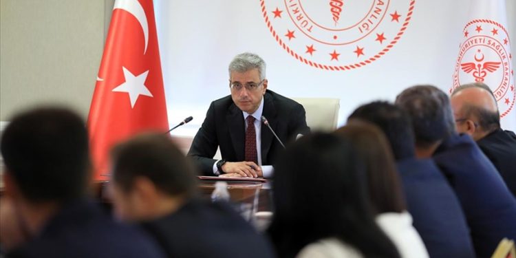 Maymun çiçeği ve Kovid-19 ile ilgili gelişmeleri takip ediyoruz