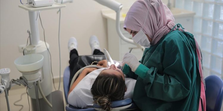 Bolu’daki klinik, diş ve çene bozuklukları tedavisinde bölgenin hizmetinde