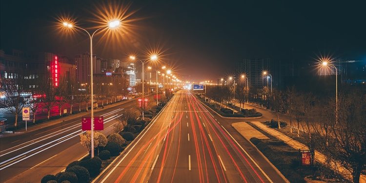 Araştırmaya göre, gece dış mekan ışıklarına maruz kalmak Alzheimer riskini artırabilir