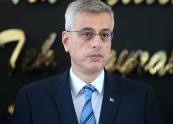 Sağlık Bakanı Kemal Memişoğlu, üst solunum yolu rahatsızlıklarına karşı uyardı