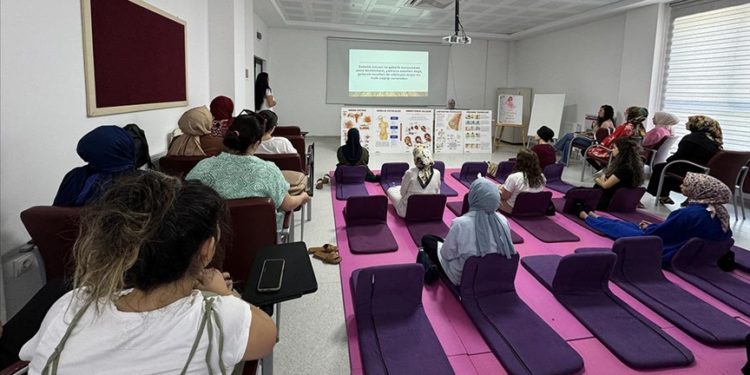 Anne adayları, “Gebe Bilgilendirme Günleri” ile sağlıklı bir hamilelik süreci geçiriyor