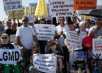 DMD hastalarından "ilaçlarımız ödeme kapsamına alınsın" çağrısı