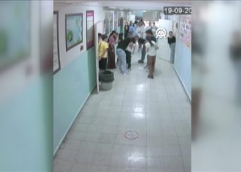 Diyarbakır'da nefes borusuna yiyecek kaçan öğrenciyi öğretmeni Heimlich manevrasıyla kurtardı