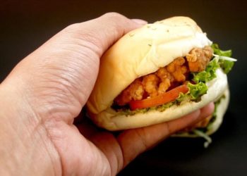 Sağlıksız beslenme genç yaşta kalp damar hastalığına yol açabiliyor