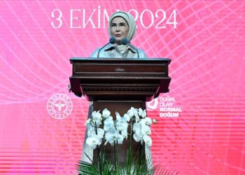 Emine Erdoğan’dan anne adaylarına “normal doğum” çağrısı