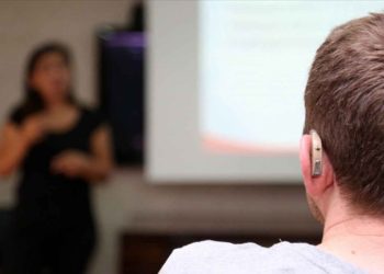 "Biyonik kulak" işitme kaybı yaşayan hastalara umut oluyor