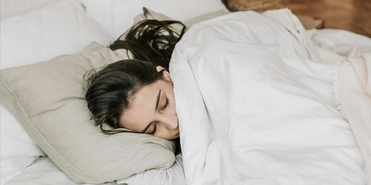 “Kaliteli uyku” için gün içinde su tüketimini artırın önerisi