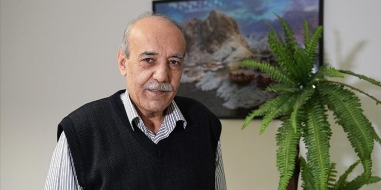 Sigaranın hayatından çaldığı sağlığına “uyanık akciğer kanseri ameliyatı”yla kavuştu