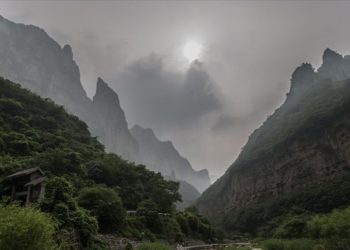 Bilim insanları, nadir toprak minerallerinden kanserle savaşan "atom maddeleri" çıkardı