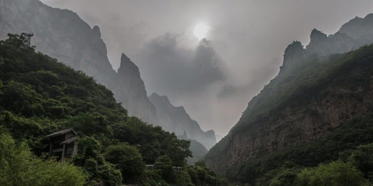 Bilim insanları, nadir toprak minerallerinden kanserle savaşan "atom maddeleri" çıkardı