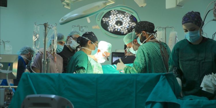 Hakkari’de ilk kez bypass ve kalp kapakçığı ameliyatı yapıldı