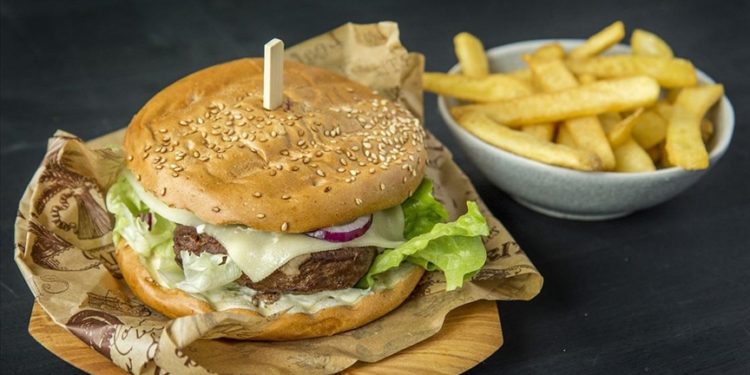 Fast food tüketimi öğrenme bozukluklarına neden oluyor