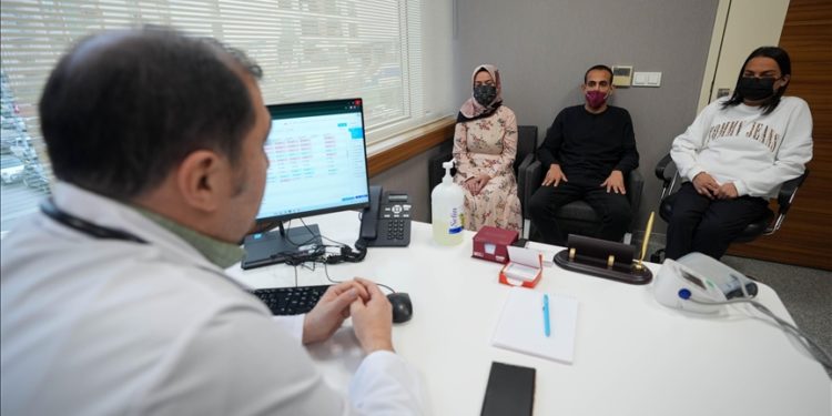 Çapraz nakil 3 böbrek hastasına yeni yıl müjdesi oldu